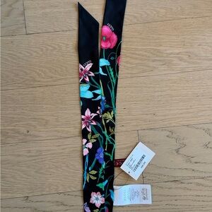 Gucci Black Silk Twilly with Floral Design